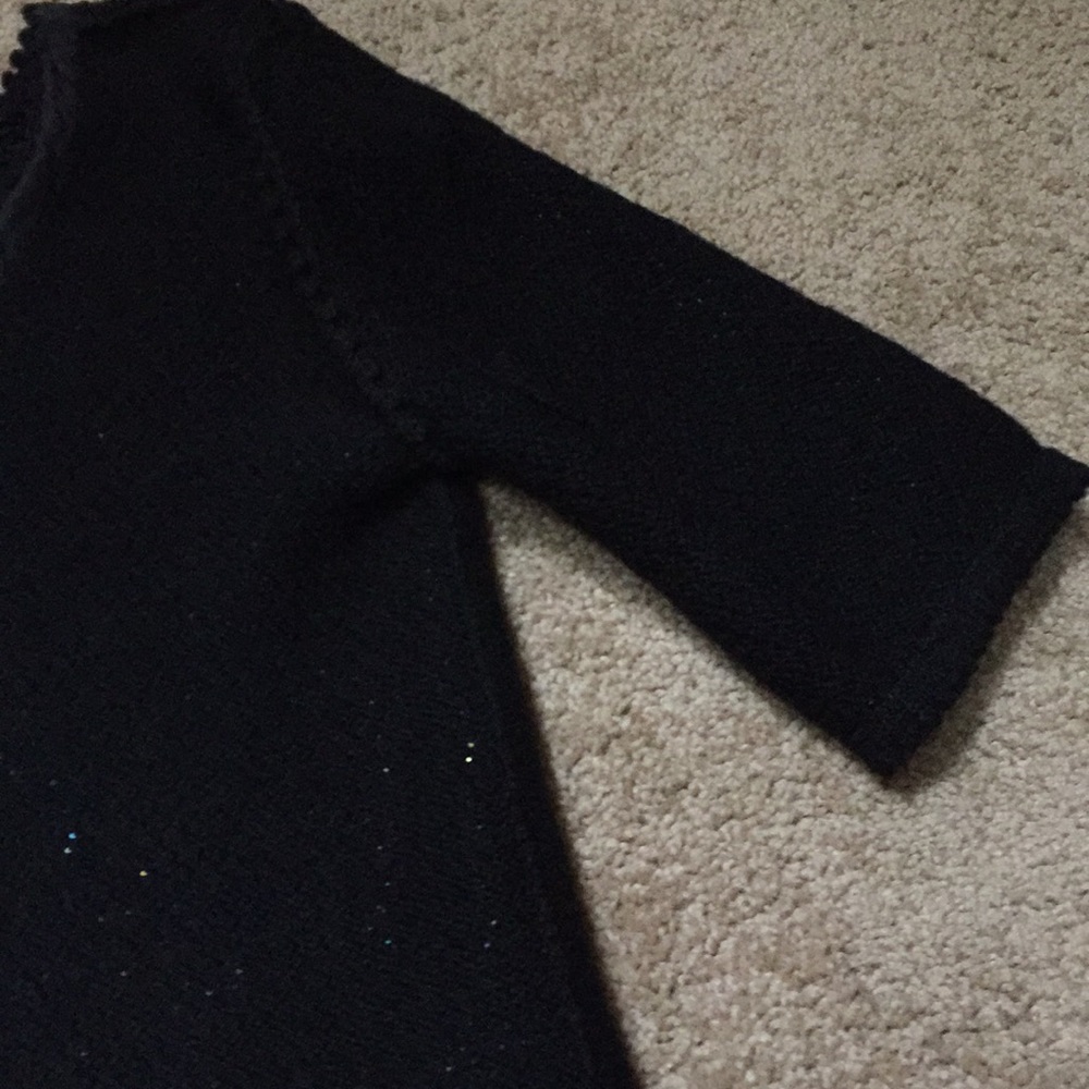 Dressy sequined top. - Picture 5 of 7